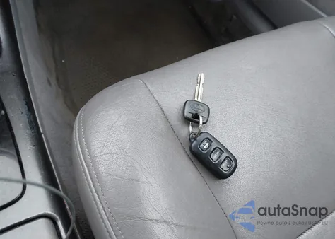 2004 Toyota Camry Le z USA, uszkodzony, nr VIN JTDBE32KX40270367